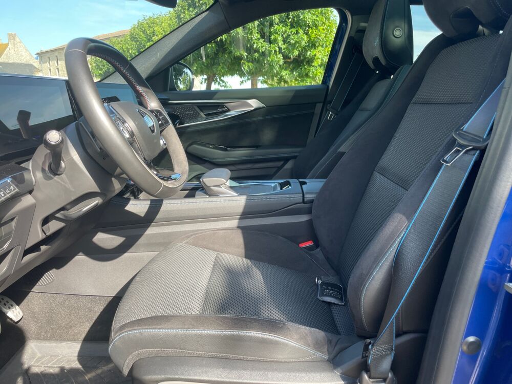 Austral 1.2 E-TECH 200 ICONIC ESPRIT ALPINE 4CONTROL 2023 occasion 17200 Saint-Sulpice-de-Royan