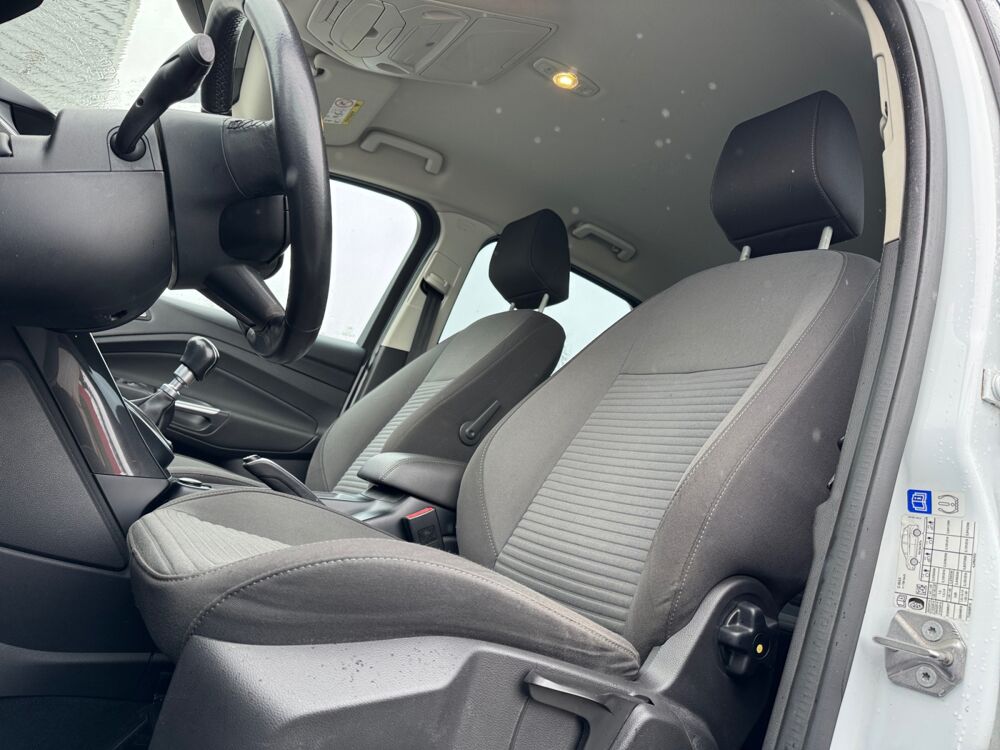 C-max Ford C-MAX II 1.0 EcoBoost 125ch Stop&Start Titanium 2015 occasion 45750 Saint-Pryv&eacute;-Saint-Mesmin