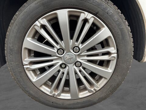 208 Allure 2015 occasion 69730 Genay