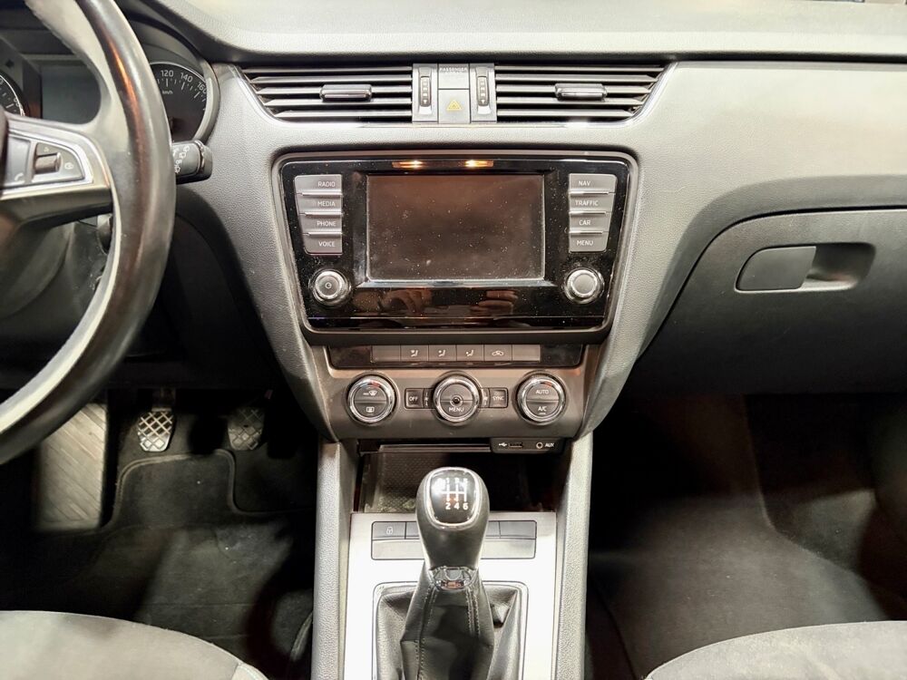 Octavia COMBI 1.2 TSI 110 EDITION 2016 occasion 69530 Brignais