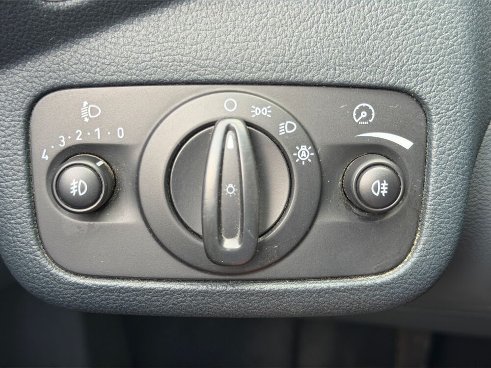 C-max Titanium 2011 occasion 83210 La Farl&egrave;de