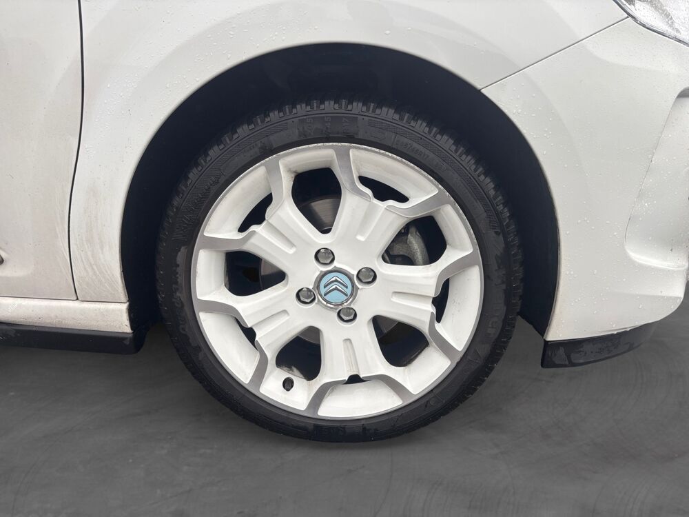DS3 1.6 THP 150 MATIERE GRISE 2010 occasion 25410 Saint-Vit