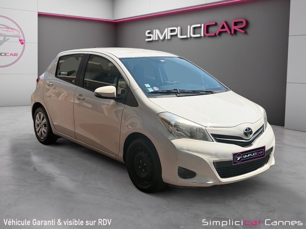 Yaris 1.5 VVTI 110 DESIGN CVT 2012 occasion 06400 Cannes