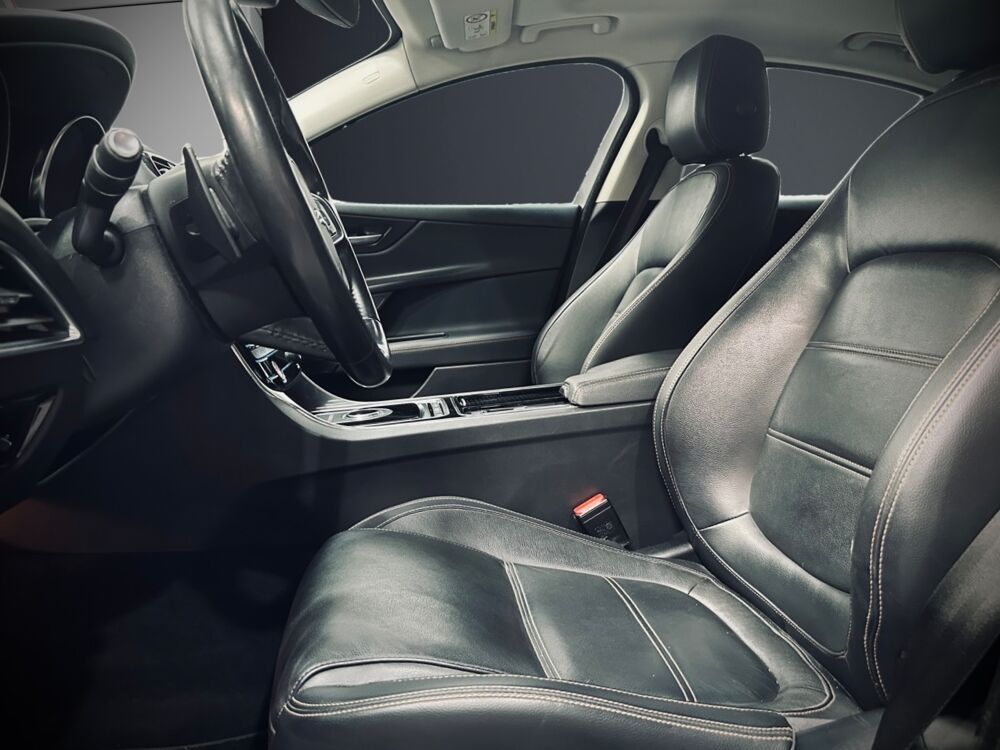 XE 2.0 TD 180 PRESTIGE 2018 occasion 69530 Brignais