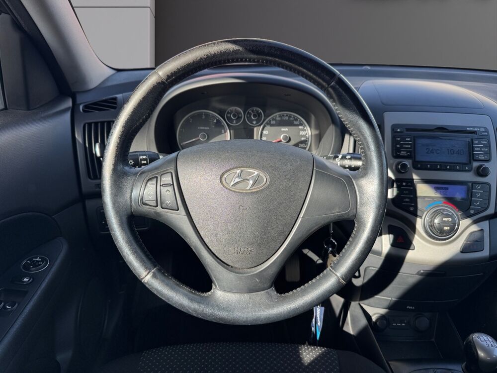 i30 1.6 CRDI 115 PACK SENSATION BLUE DRIVE 2010 occasion 34070 Montpellier