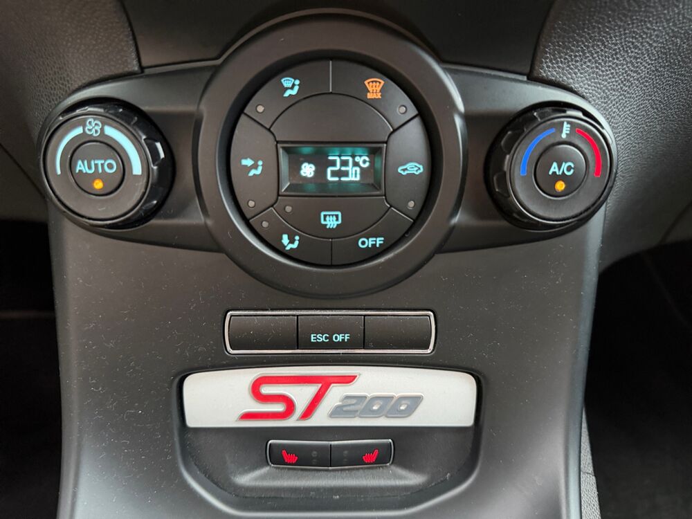 Fiesta ST200 2016 occasion 83210 La Farl&egrave;de