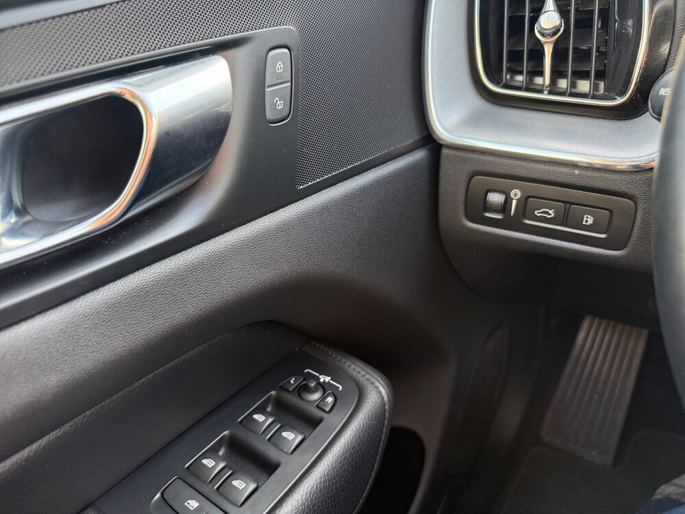 XC60 T6 AWD 398 GEARTRONIC PH2 2022 occasion 45750 Saint-Pryv&eacute;-Saint-Mesmin