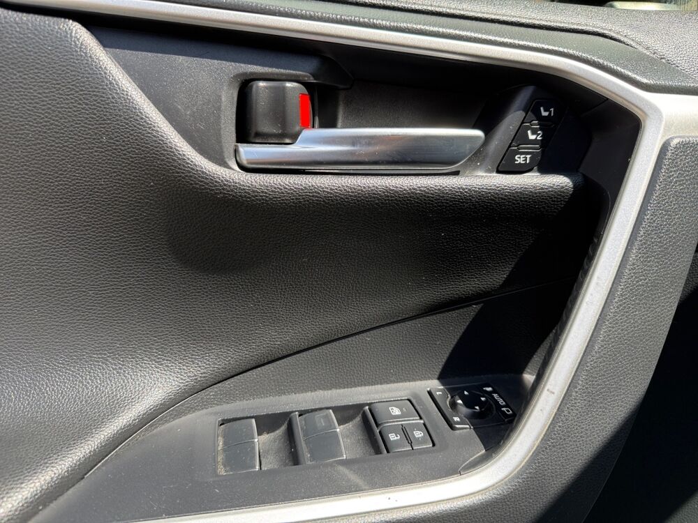 RAV 4 HYBRIDE 218 2WD LOUNGE 2019 occasion 93100 Montreuil