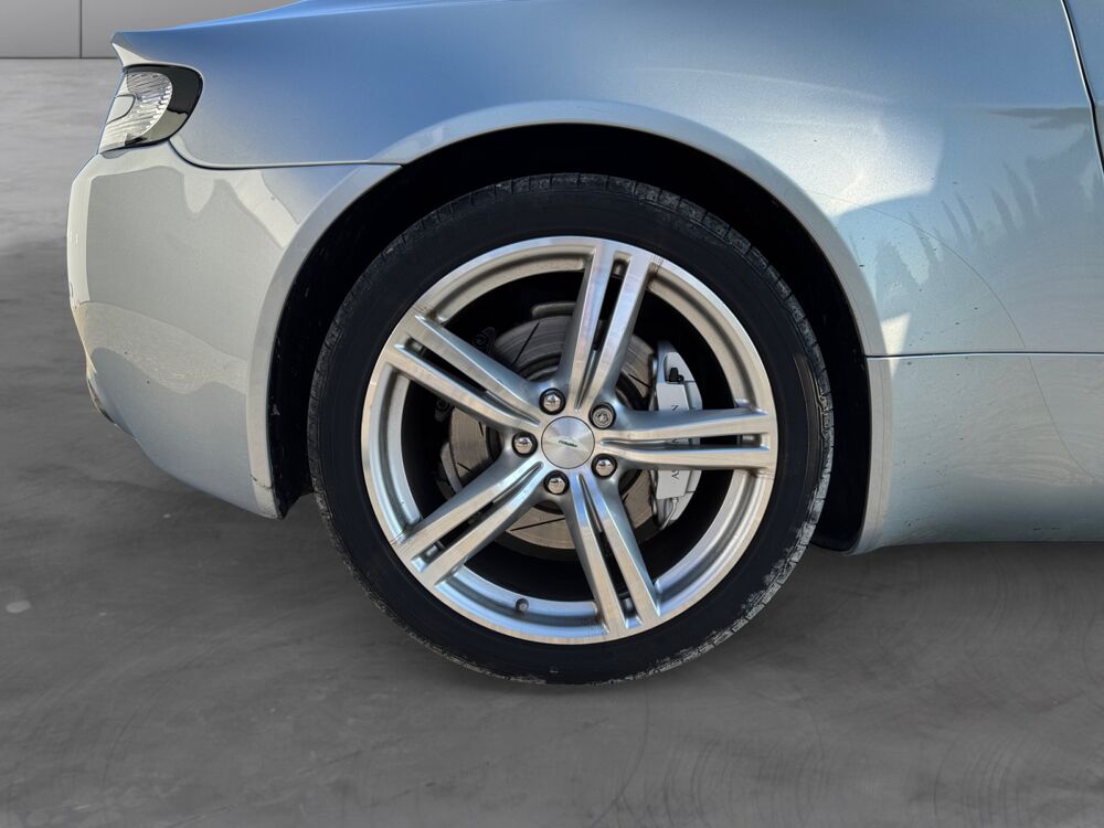 V8 ASTON MARTIN VANTAGE 4.7 SPORTSHIFT 2008 occasion 45750 Saint-Pryv&eacute;-Saint-Mesmin