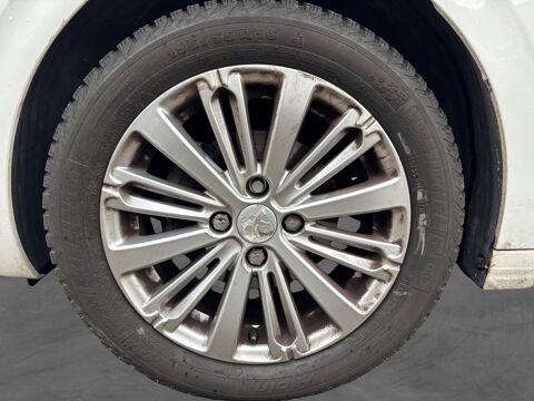 208 Allure 2015 occasion 69730 Genay