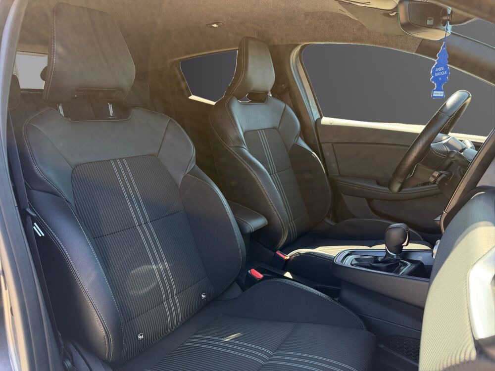 Clio V 1.6 E-TECH HYBRIDE 145 ENGINEERED 2023 occasion 45750 Saint-Pryv&eacute;-Saint-Mesmin