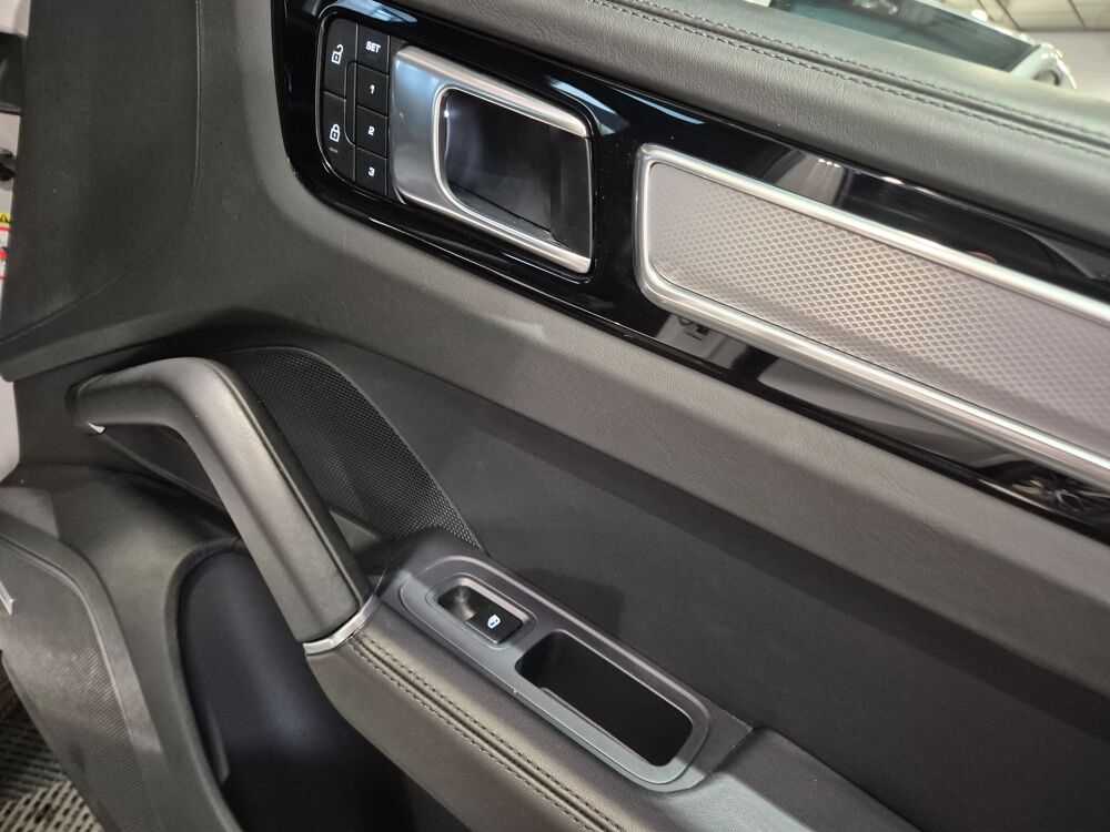 Cayenne COUPE 3.0 V6 462 E-HYBRID AUTO 2023 occasion 73290 La Motte-Servolex