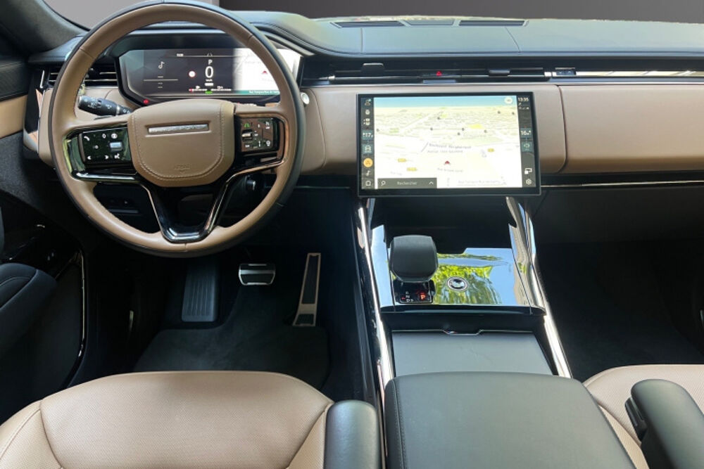 Range Rover P550e AWD 3.0L i6 PHEV Autobiography 2024 occasion 93100 Montreuil