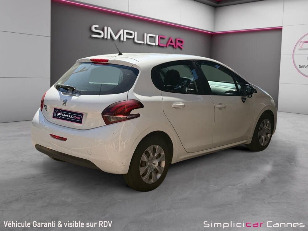 208 1.2 VTI 68 ACTIVE 2018 occasion 06400 Cannes