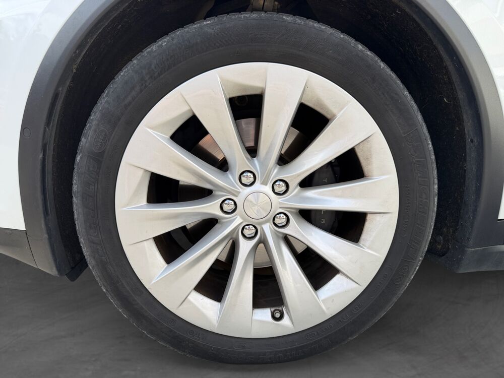 Model X DUAL MOTOR AWD 2019 occasion 14320 Saint-Andr&eacute;-sur-Orne