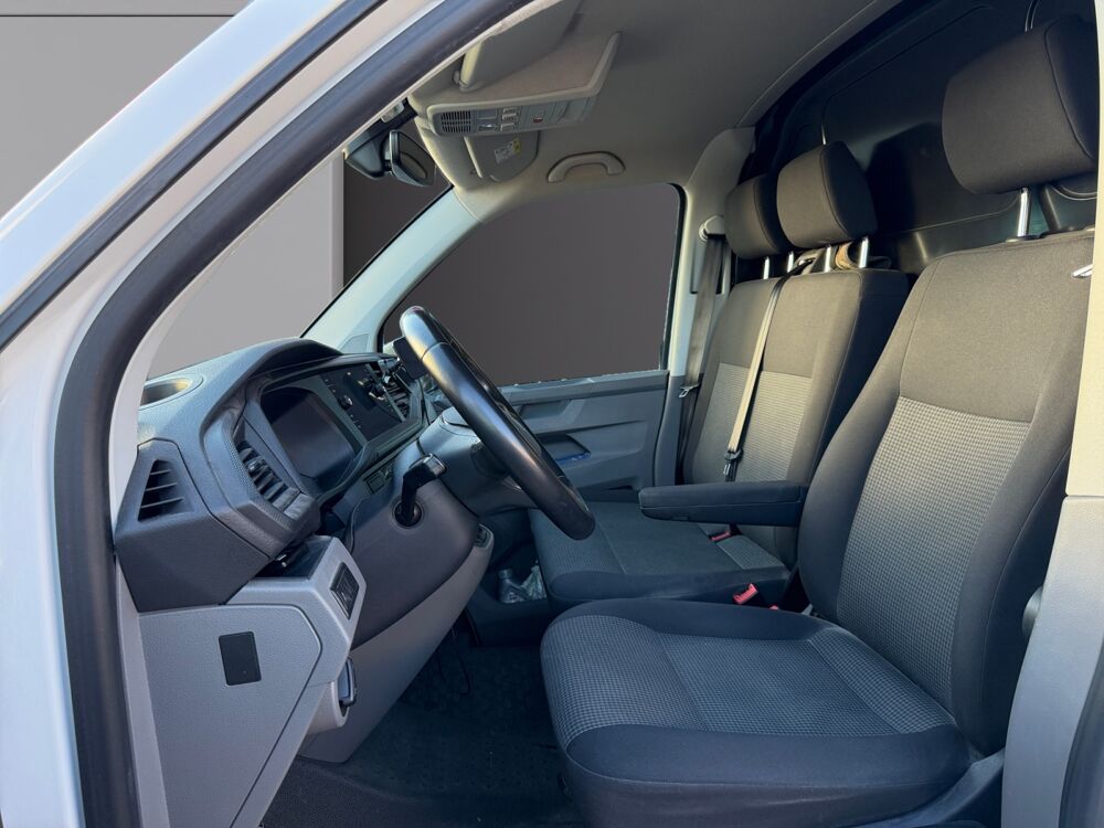 Transporter 6.1 L1H1 2.0 TDI 150 BUSINESS LINE PLUS DSG 2023 occasion 83210 La Farl&egrave;de