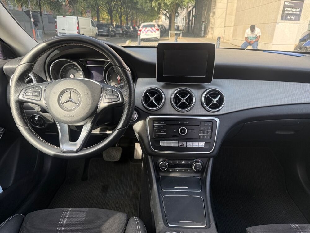Classe CLA MERCEDES CLASSE CLA SHOOTING BRAKE 180 sensation 2018 occasion 93100 Montreuil