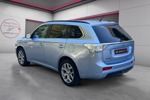 Outlander PHEV TWIN MOTOR INVITE 4WD 2014 occasion 13600 La Ciotat