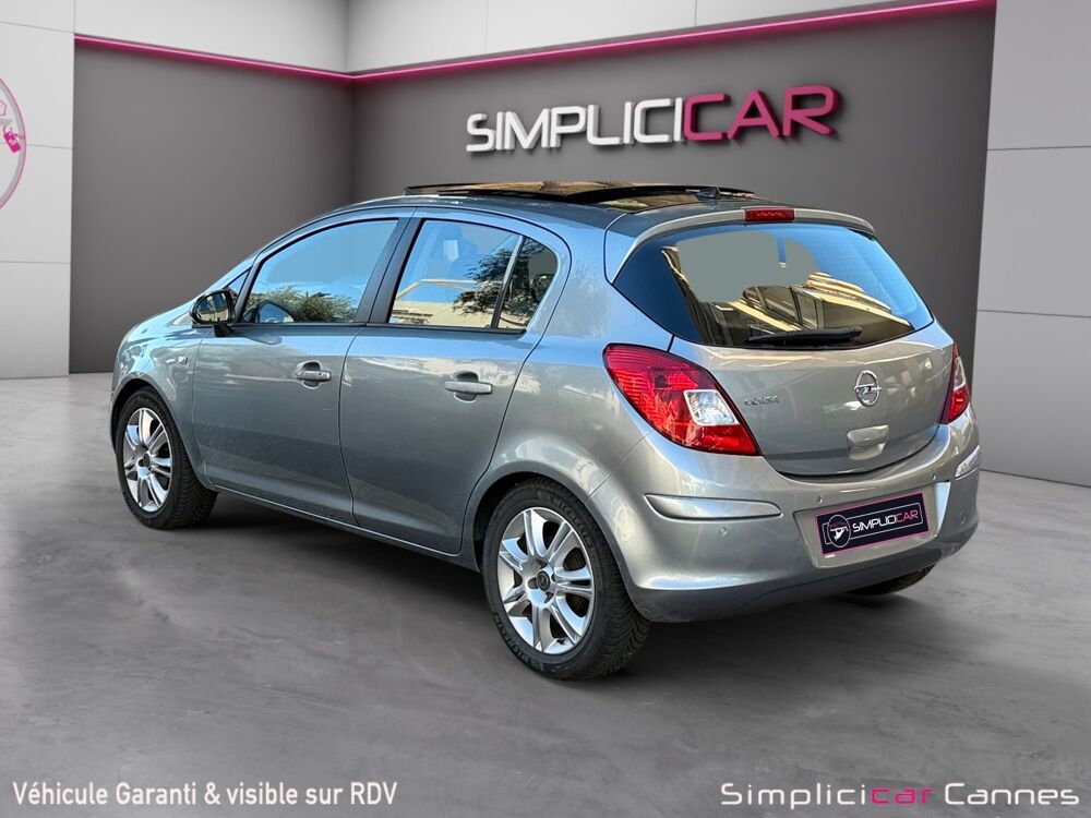Corsa Cosmo 2011 occasion 06400 Cannes