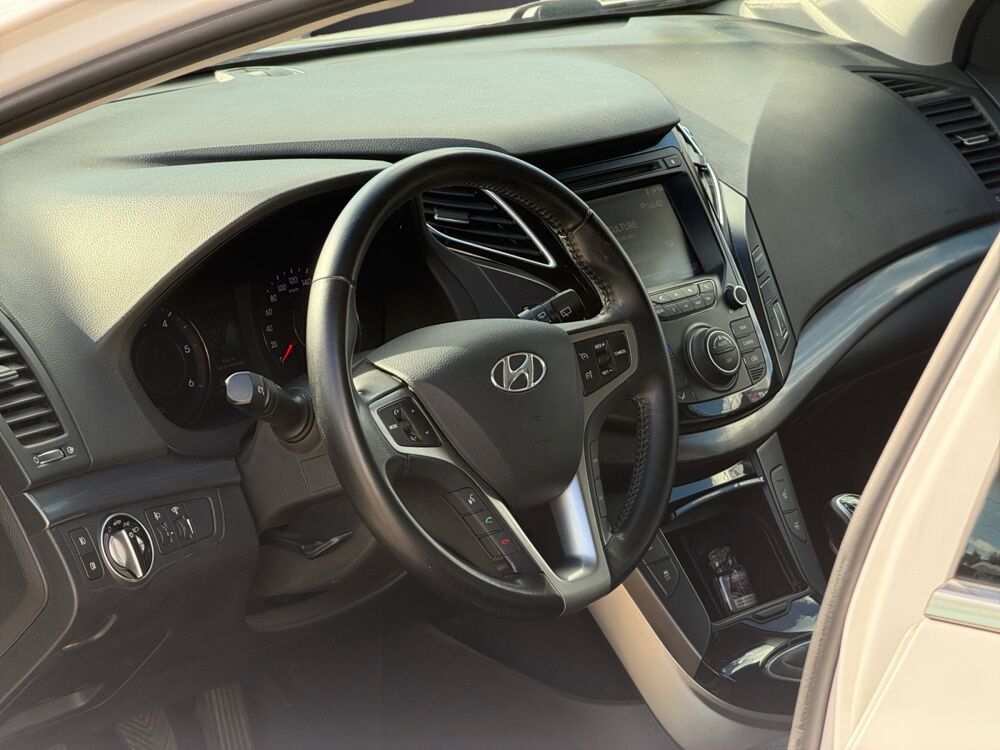i40 Pack Premium 2015 occasion 45750 Saint-Pryv&eacute;-Saint-Mesmin