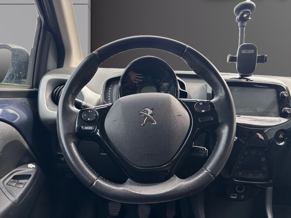 108 1.2 PURE TECH 82 ALLURE 2015 occasion 83480 Puget-sur-Argens
