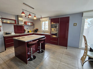  Maison  vendre 10 pices 310 m