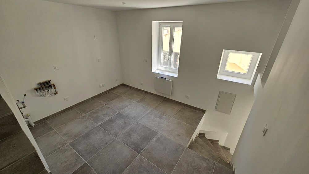 Gignac-la-Nerthe maison de village 90 m2 avec pouvoir locatif, T4 + studio + atelier