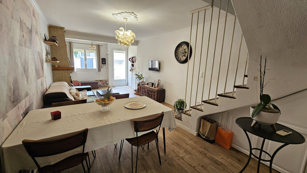 Gignac-la-Nerthe, Maison de village T4 rénovée de 85 m2 avec cour et balcon.