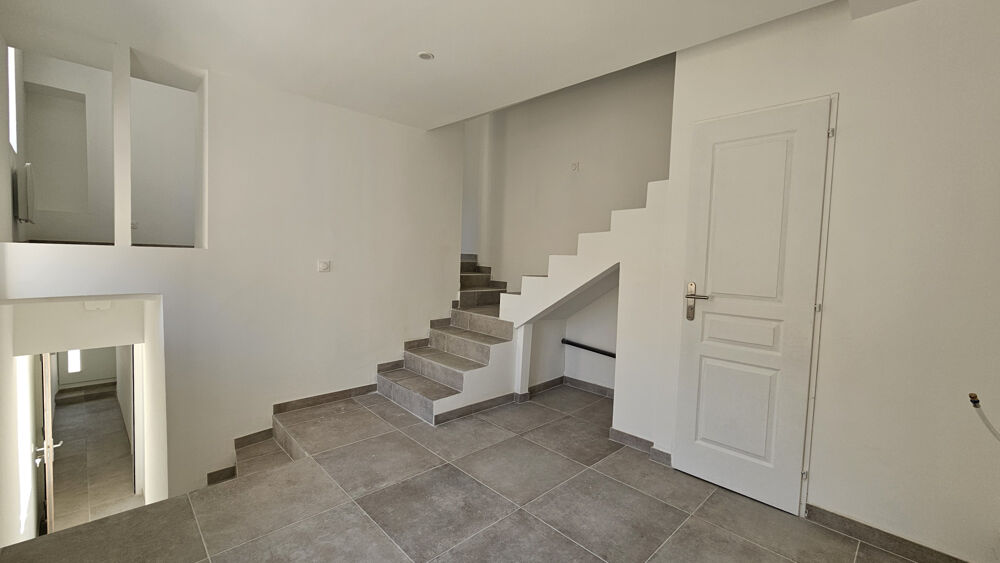 Gignac-la-Nerthe maison de village 90 m2 avec pouvoir locatif, T4 + studio + atelier
