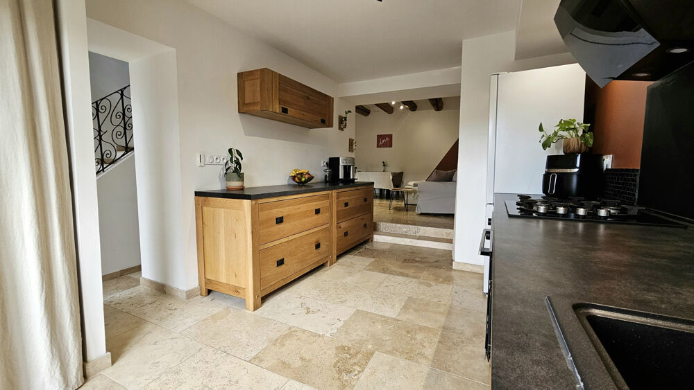 A Gignac-la-Nerthe charmante maison de village T3 de 83 m2