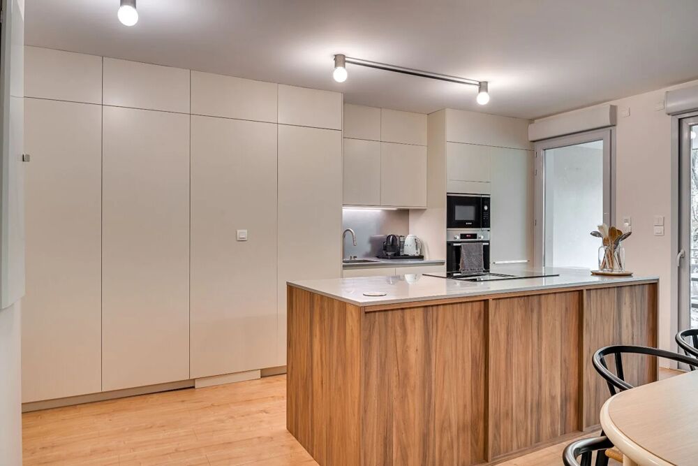Montélimar , Appartement T3 rénové avec terrasse, garage et cave