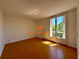  Appartement à louer 3 pièces 74 m²
