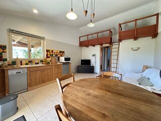  Maison à vendre 15 + pièces 644 m²