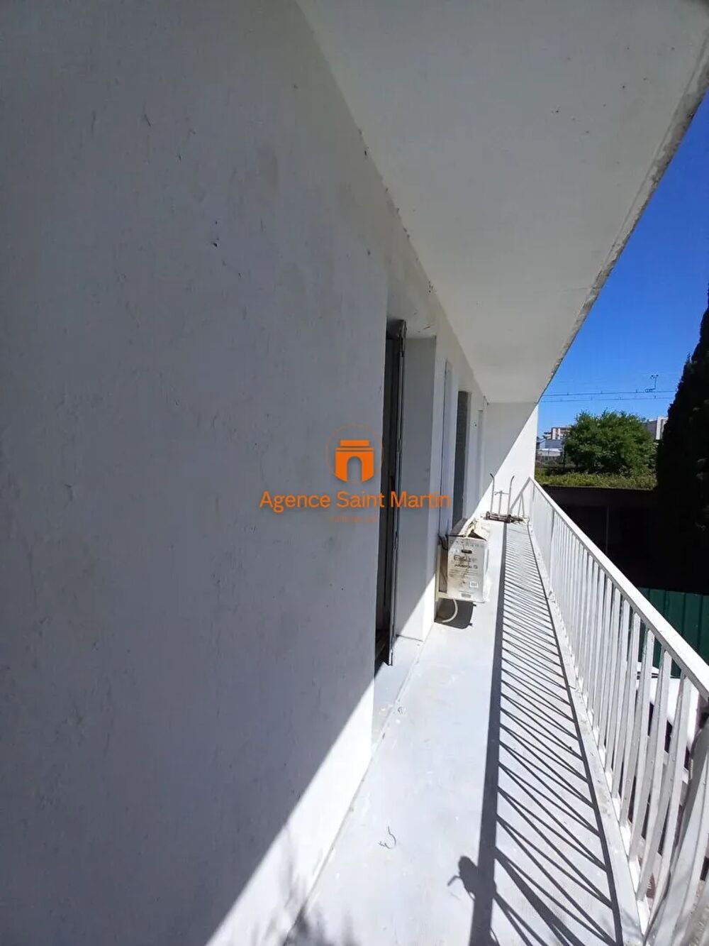 Vente Immeuble Appartement T4 + Entrepôt de 250 m² sur 1322 m² de terrain Montélimar