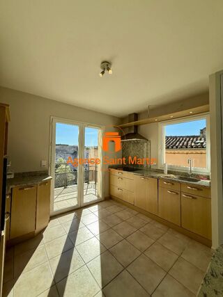  Appartement à louer 5 pièces 142 m²