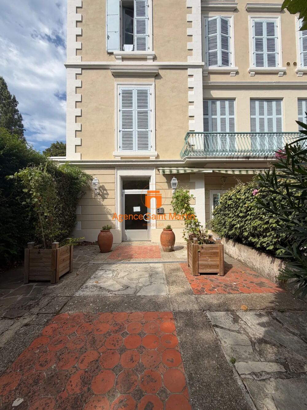 Bel Appartement avec Parking dans Résidence Sécurisé