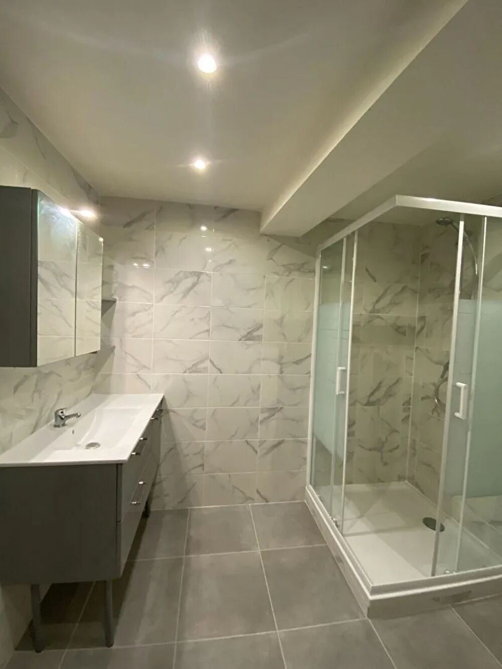 Location Appartement Studio rénové au rez-de-chaussée Montélimar