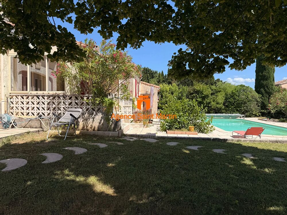 BIEN RARE ! Maison de 120m² de plain pied, 4 Chambres, Piscine