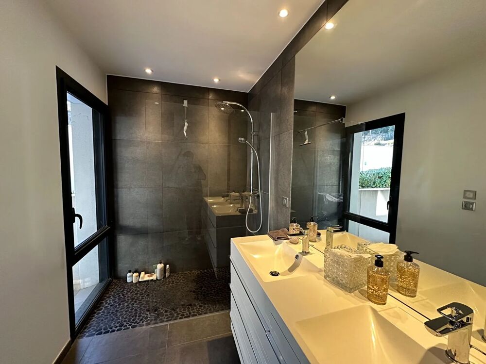 Vente Maison Villa d'Architecte de 216 m² avec Vue Imprenable Montélimar
