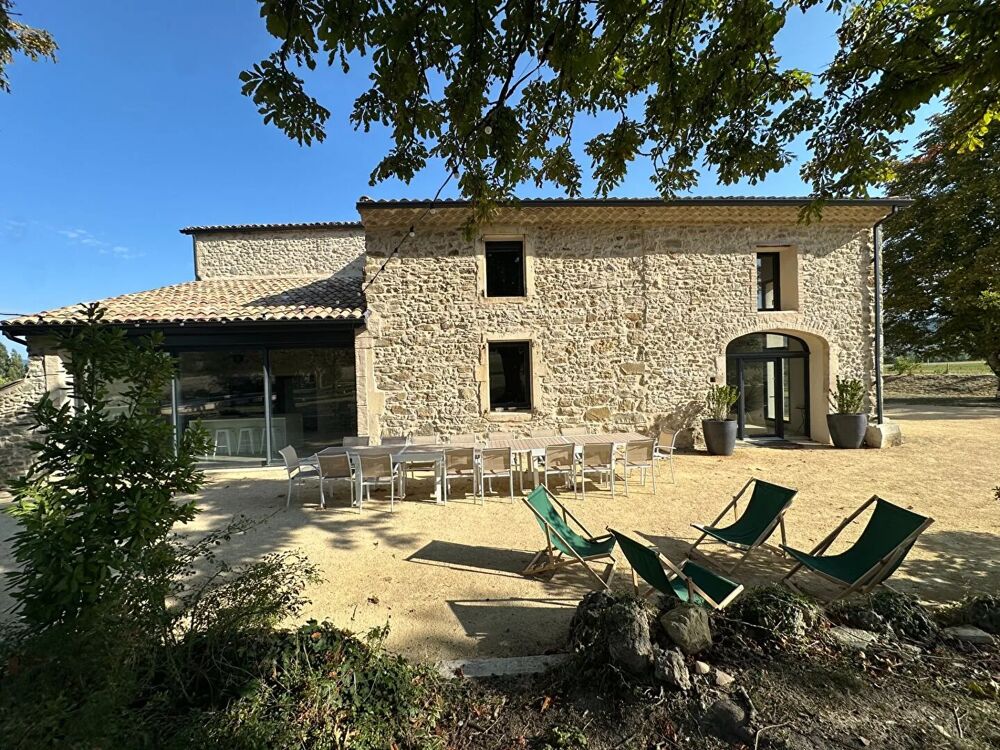 MAS EN PIERRE ENTIEREMENT RESTAURE