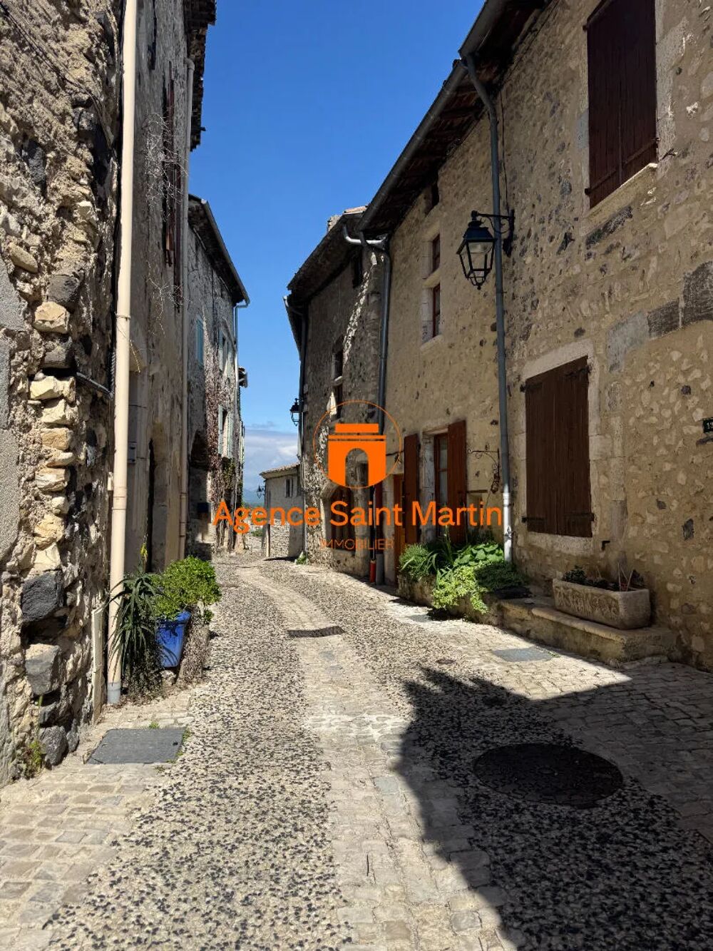 Vente Maison Maison de village louée à Rochemaure Rochemaure
