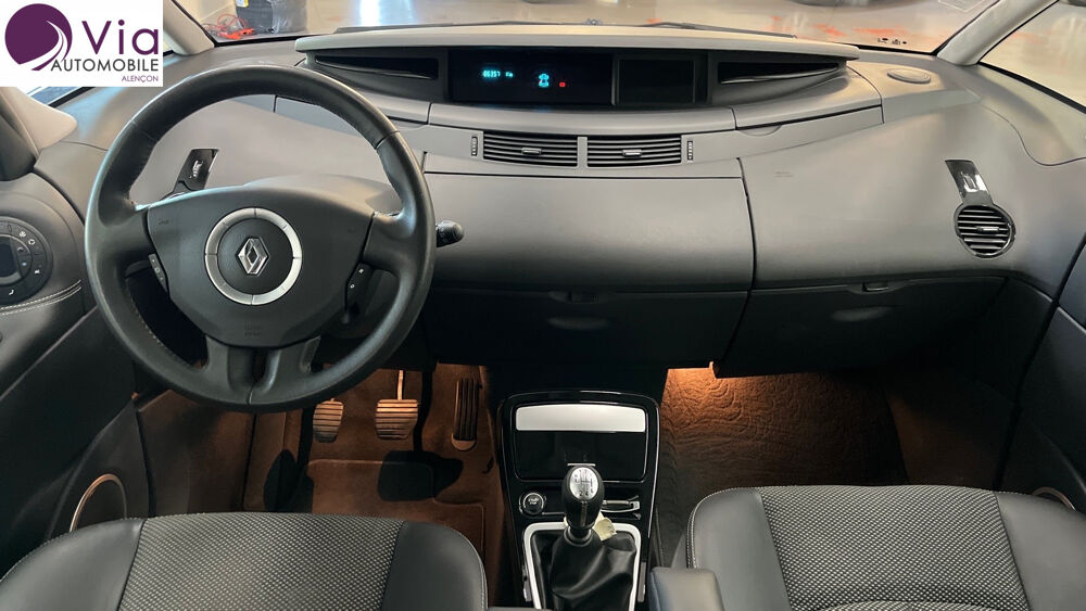 Grand Espace 2.0 dCi 150 FAP Alyum / 7 PLACES / 7 SI&Egrave;GES 2011 occasion 61000 ALENCON