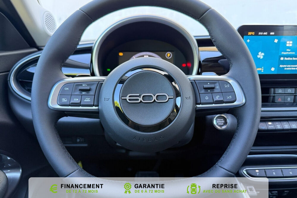 Fiat 600 T-Gen 3 1.2 Hybrid 145ch eDCT6 Icone 2026 occasion 94100 Saint Maur des Foss&eacute;s