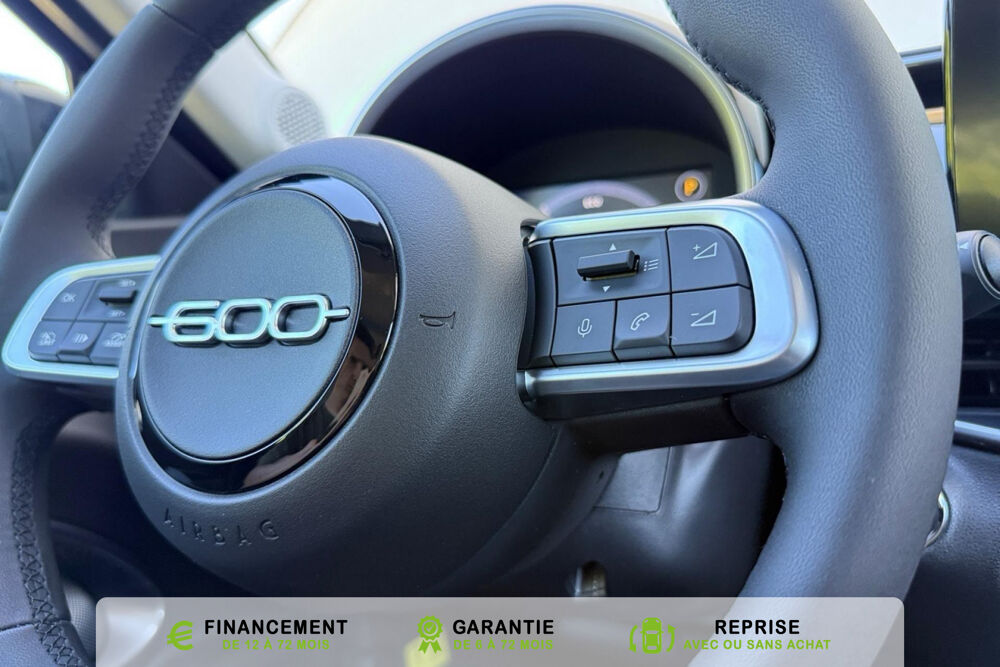 Fiat 600 T-Gen 3 1.2 Hybrid 145ch eDCT6 Icone 2026 occasion 94100 Saint Maur des Foss&eacute;s