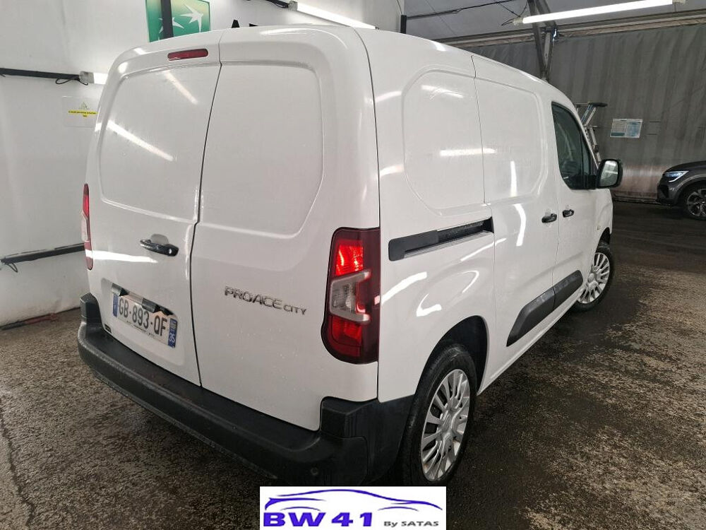 Proace 1.5 Medium 100 D-4D Business 2021 occasion 41250 Neuvy