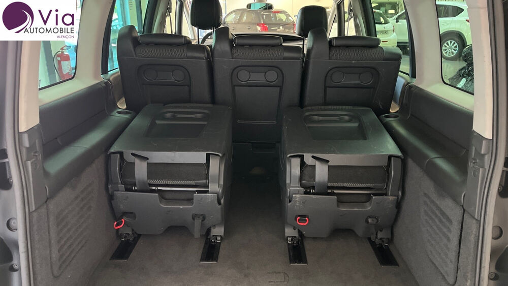 Grand Espace 2.0 dCi 150 FAP Alyum / 7 PLACES / 7 SI&Egrave;GES 2011 occasion 61000 ALENCON