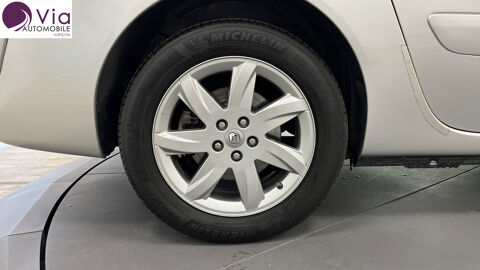 Grand Espace 2.0 dCi 150 FAP Alyum / 7 PLACES / 7 SI&Egrave;GES 2011 occasion 61000 ALENCON