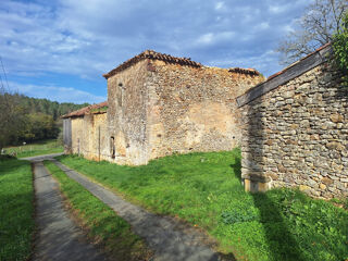  Proprit/chteau  vendre 2 pices 100 m