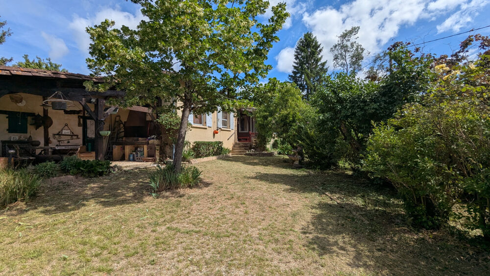 Maison de plain-pied avec parc arboré de 9 700 m2 Entre Siorac-en-Périgord et Belvès
