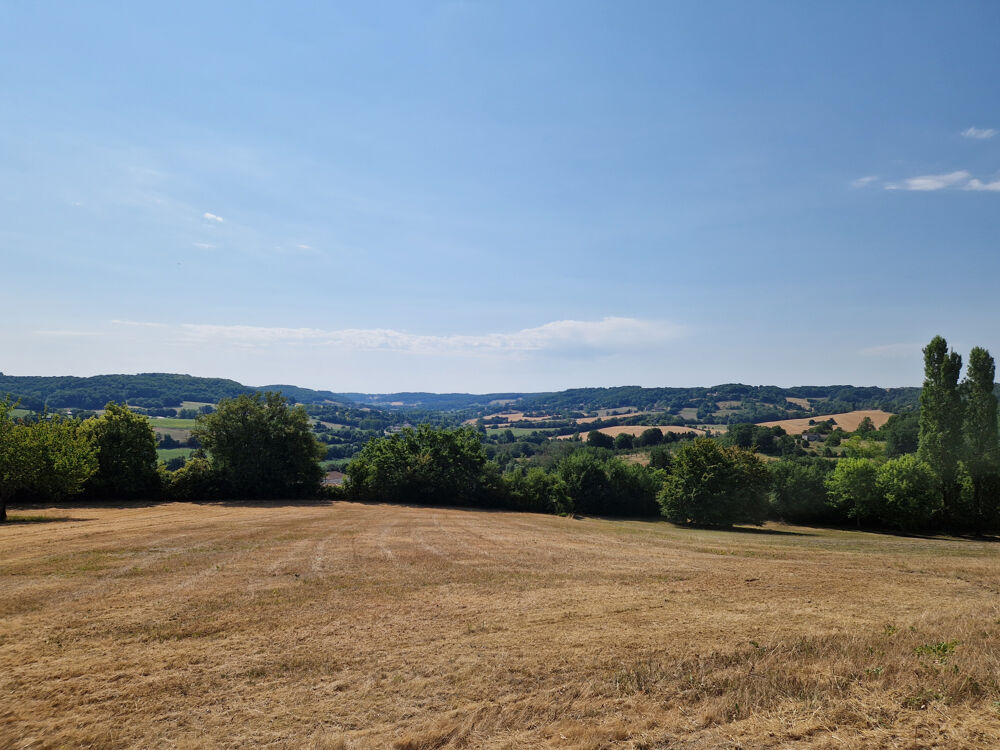 Vente Ferme Sur les hauteurs d'Hautefage, vue MAGNIFIQUE. Ensemble immobilier Maison-Grange-Longère en pierre à rénover. Hautefage la tour